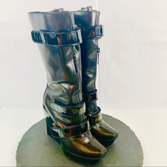 Louis Vuitton Shoes - Louis Vuitton Black Leather “Runway” Boots Sz 9